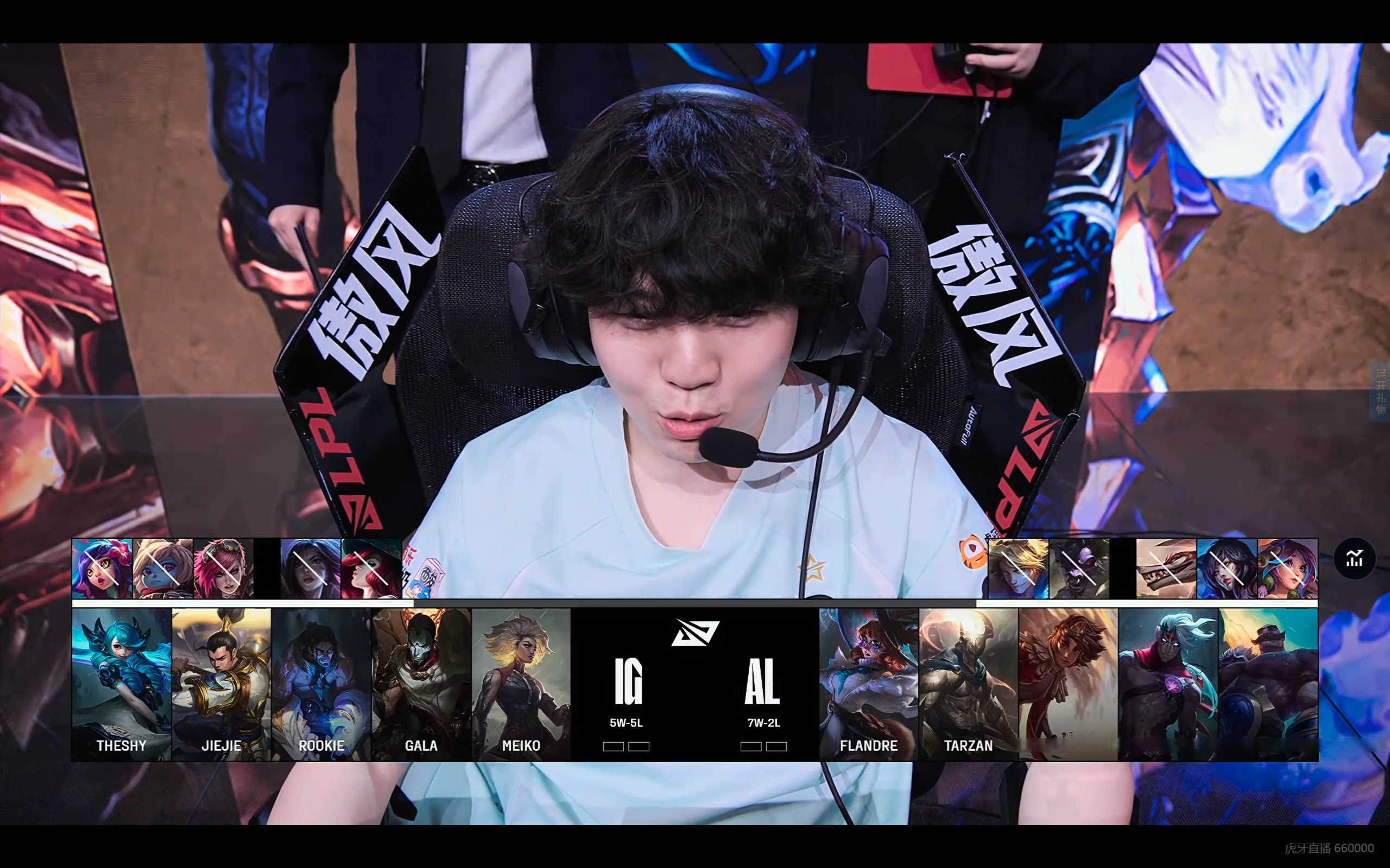 乐鱼官方网站包含比赛局势复杂首场状态出色，曼联观众沸腾！，Doinb重返赛场比赛高潮迭起的词条