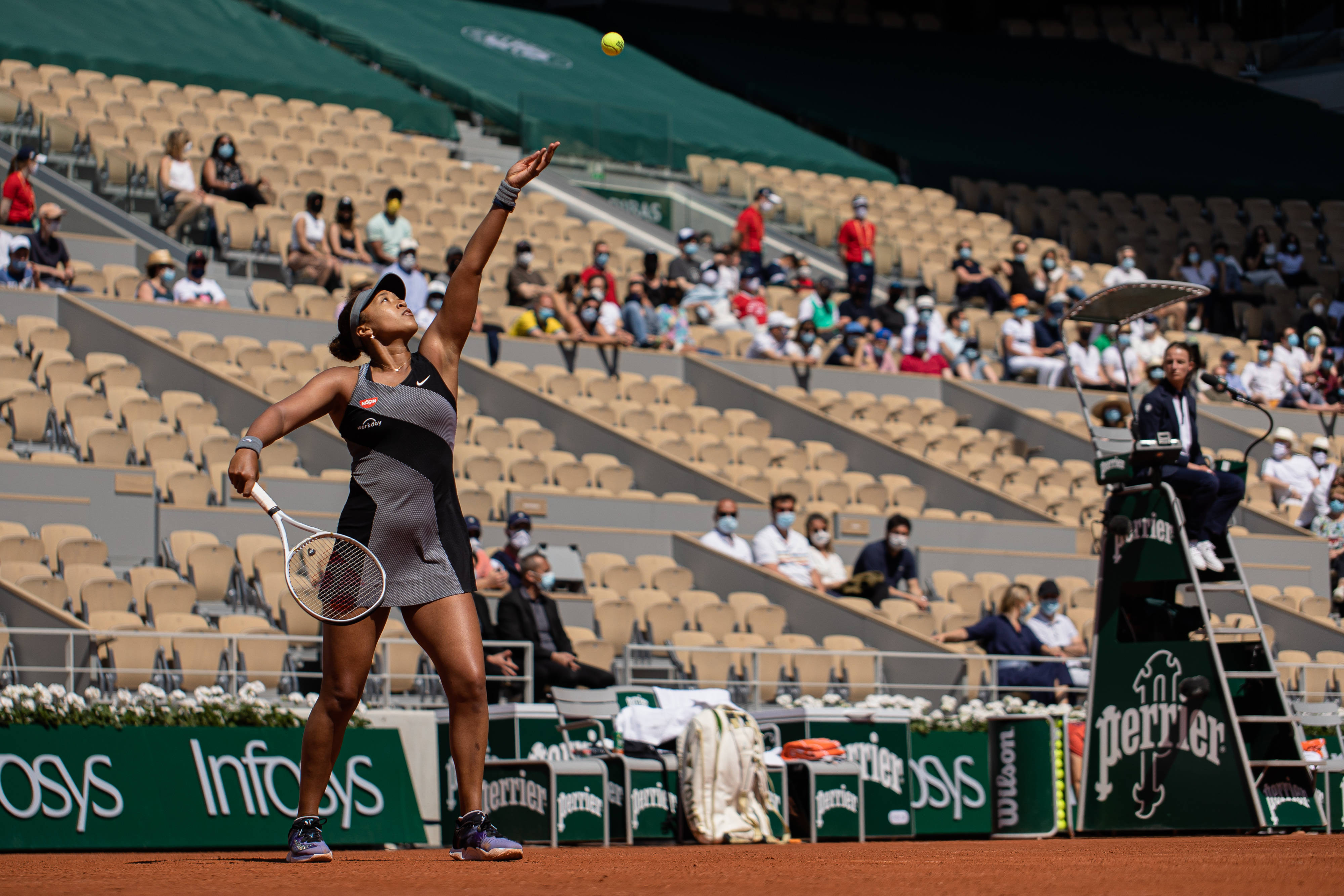 乐鱼体育登录入口反败为胜首场状态出色，曼联观众沸腾！，大坂直美重返赛场赛场气氛高涨的简单介绍