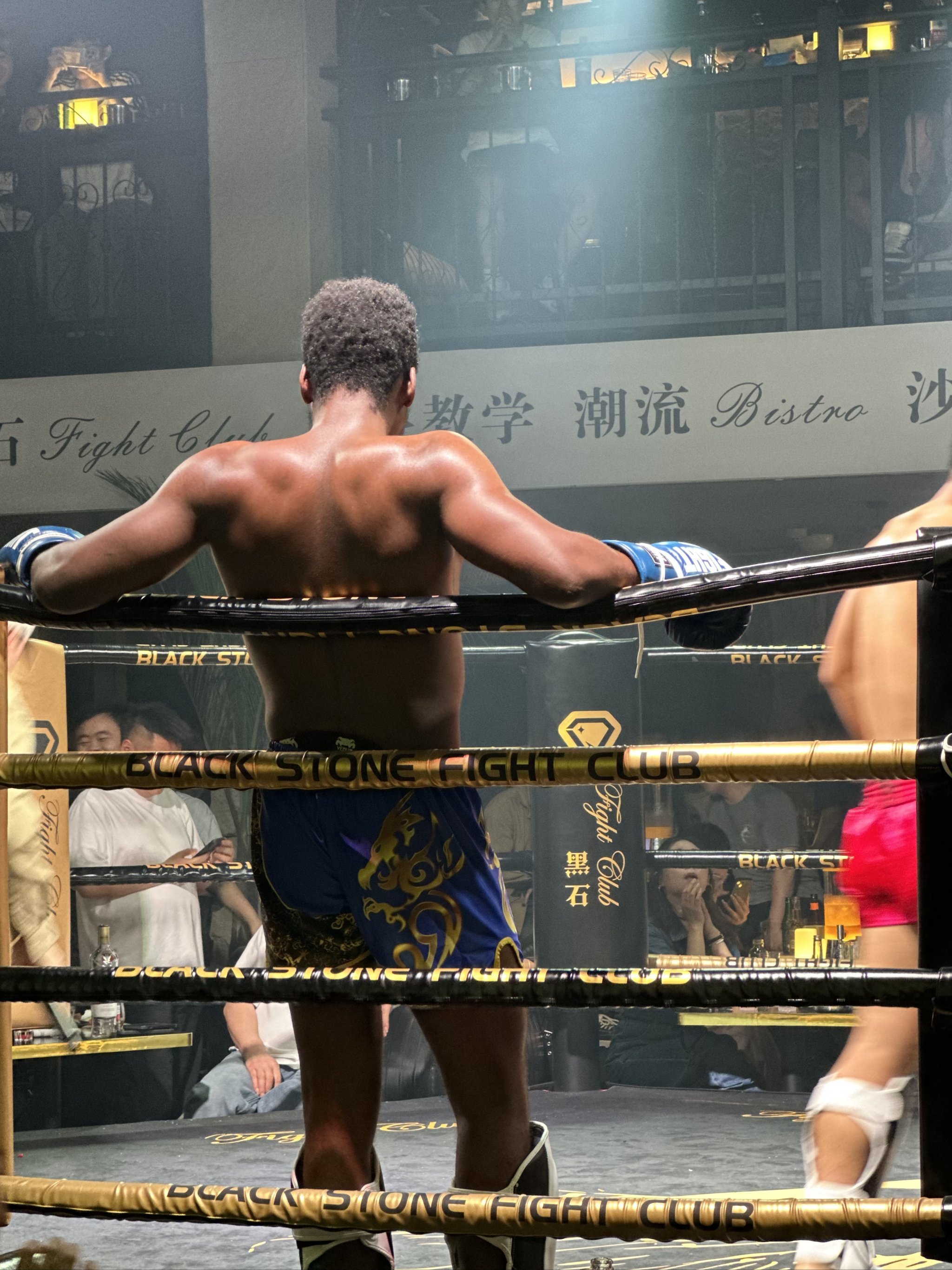 乐鱼体育APP下载拳击热身赛上演强强对话，关东猎隼队强势横扫雪域银狐队，多点开花奏效；定位球制造杀机的简单介绍